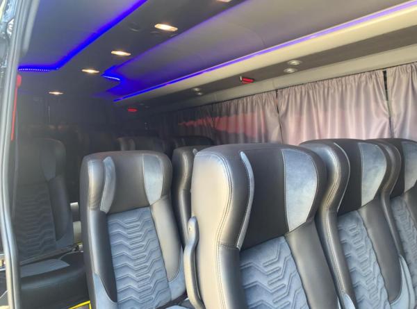 Van Mercedes Benz Sprinter de 19 lugares